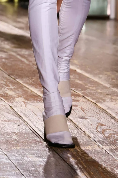 Look 3